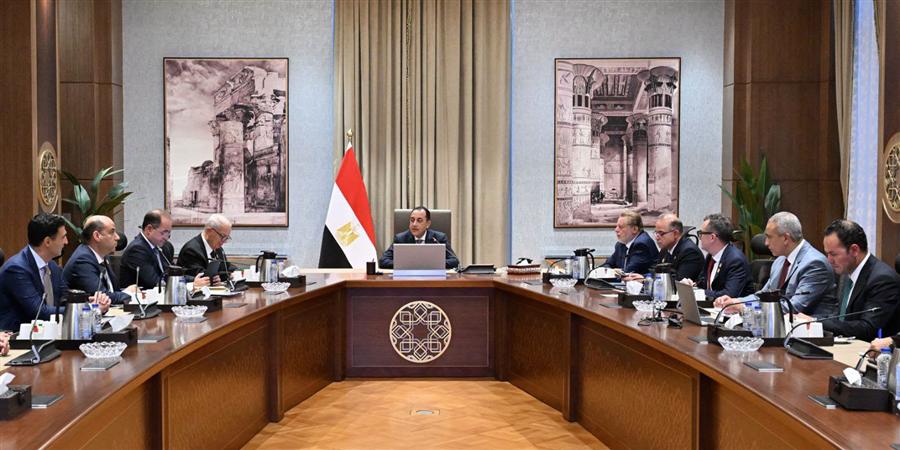 مدبولي يبحث ملامح البرنامج الوطني للتحول الاقتصادي تمهيدًا لإعلانه بمنتدى مصر 2026